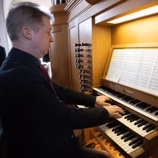 Dr. Michael Schneider